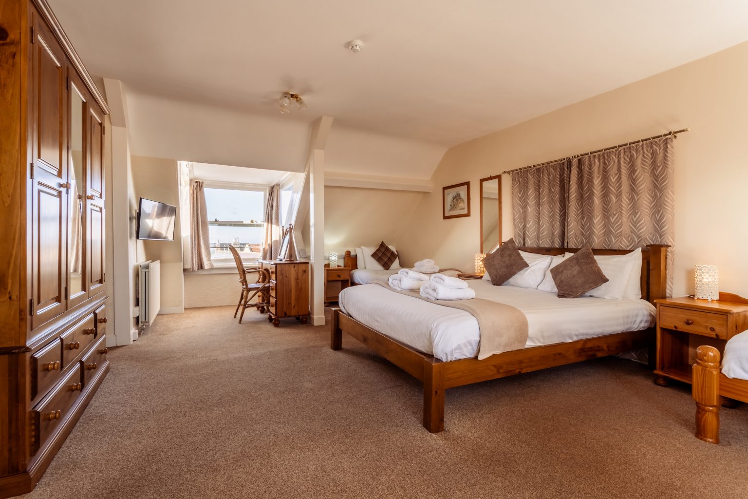 Manor House Hotel Stay in the heart of Holy Island